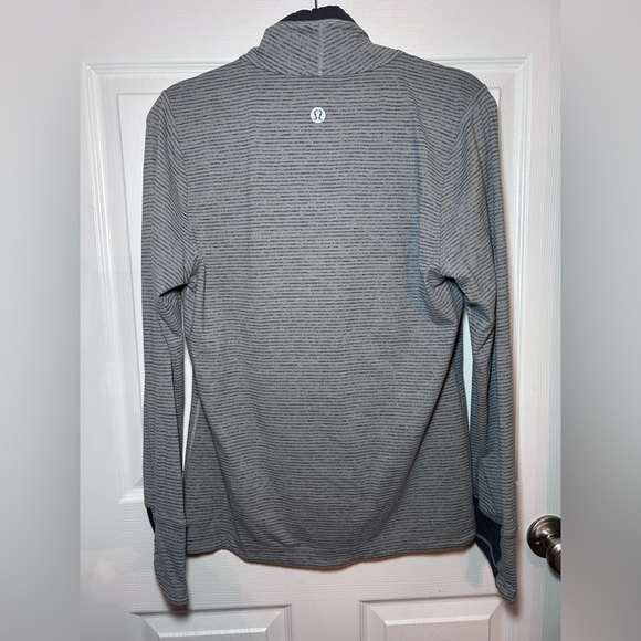 Lululemon Men’s Surge 1/2 Zip Long Sleeve Shirt- Gray Striped/ Size Small - Picture 2 of 6